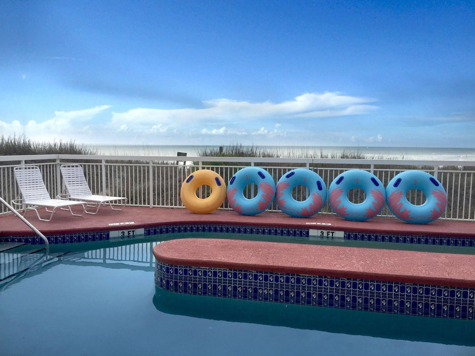 Castaway Beach Inn & Swim Up Bar Север Миртл Бич Экстерьер фото