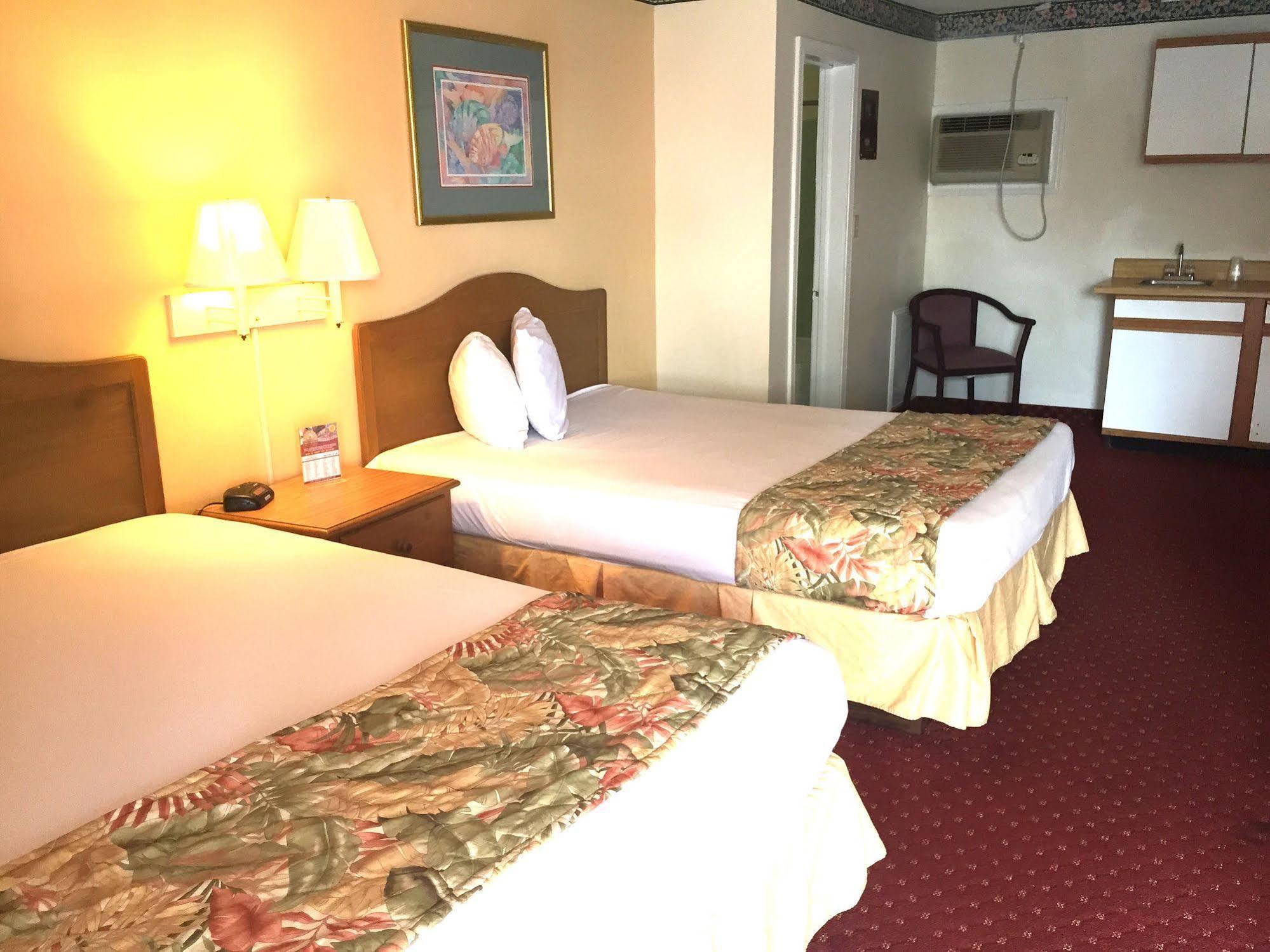 Castaway Beach Inn & Swim Up Bar Север Миртл Бич Экстерьер фото