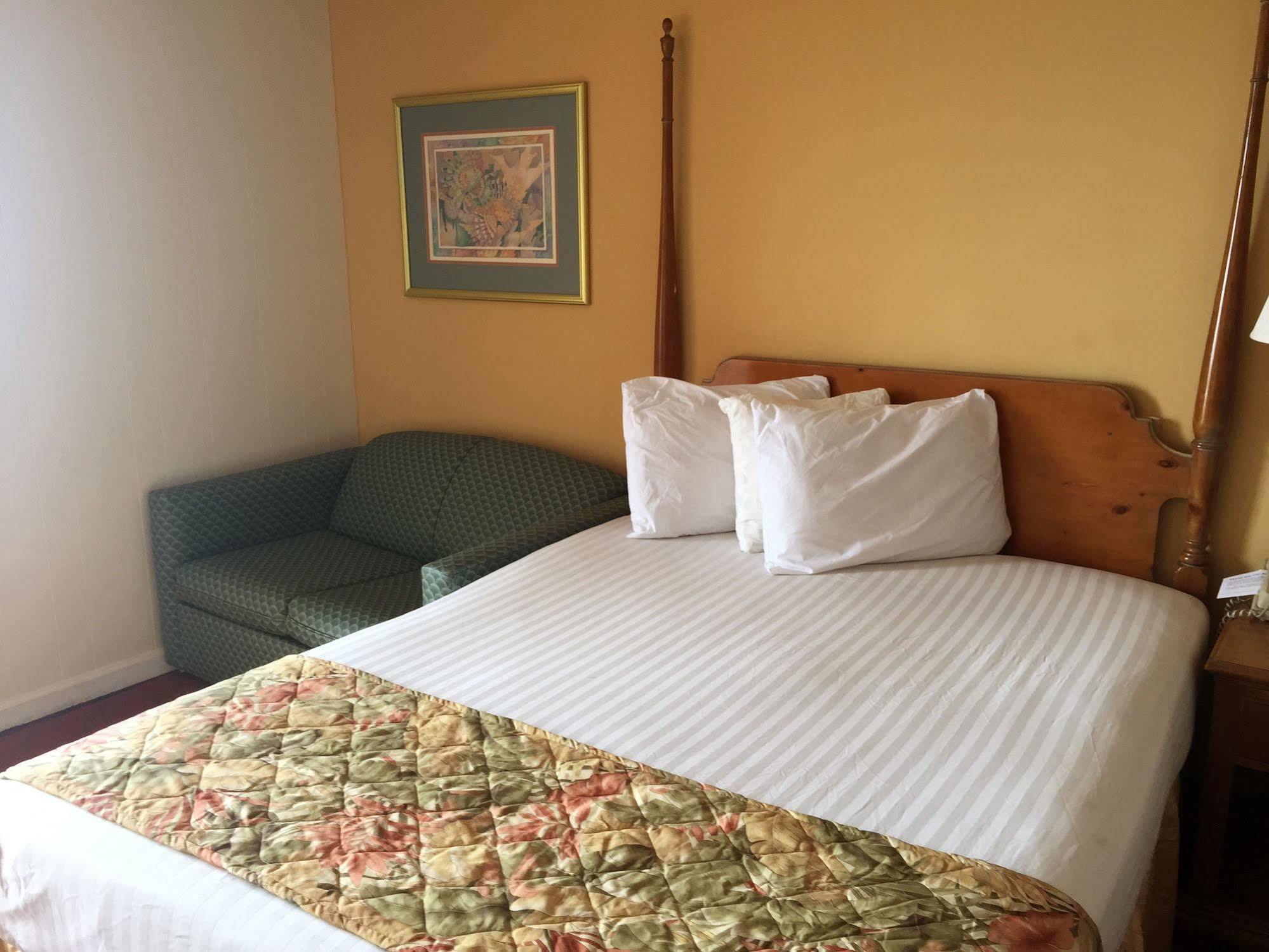 Castaway Beach Inn & Swim Up Bar Север Миртл Бич Экстерьер фото